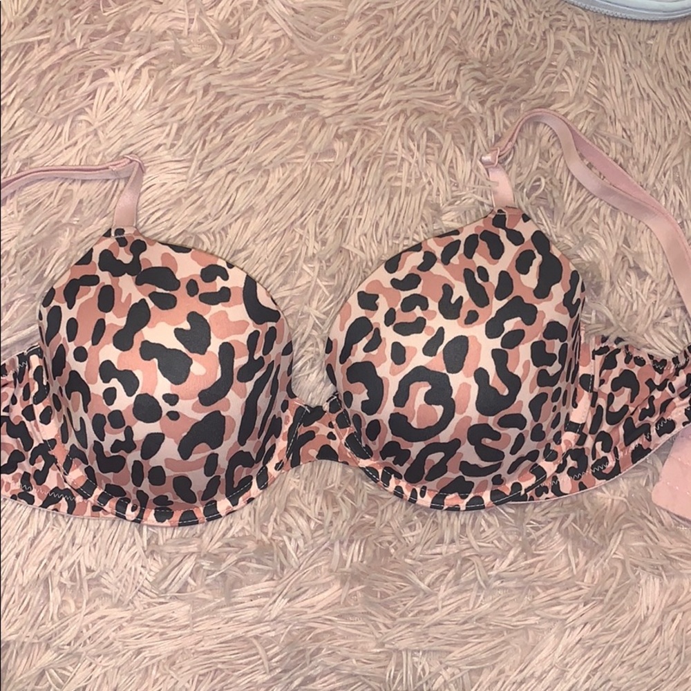 VS PINK tshirt bra!